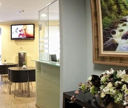 Jade 3* كاسترو أورديالس